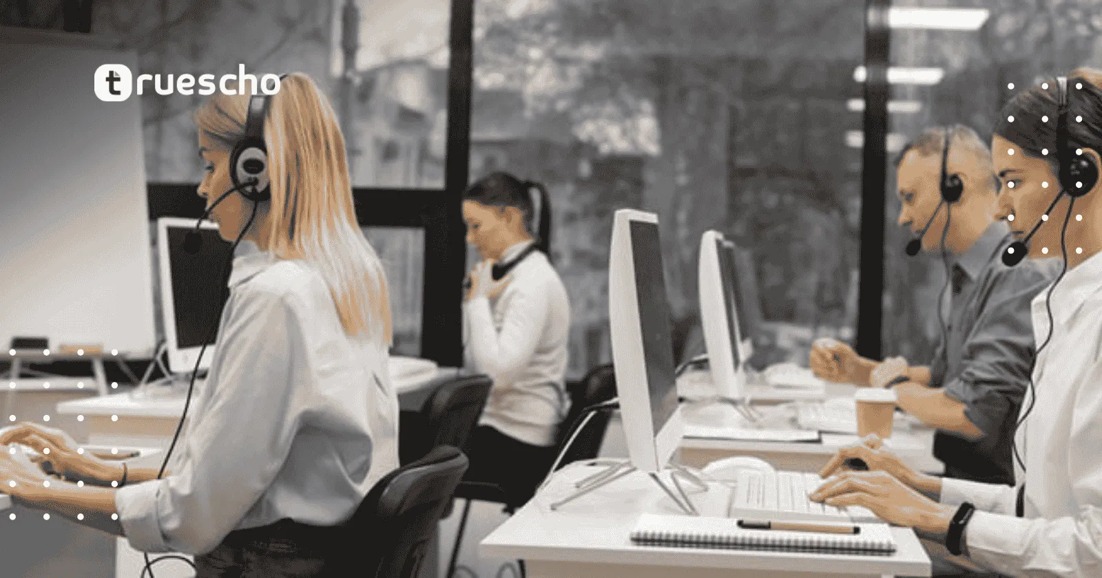 قنوات التواصل مع دعم بلوهوست الفني