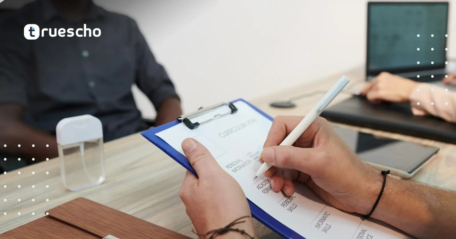 خصائص السيرة الذاتية