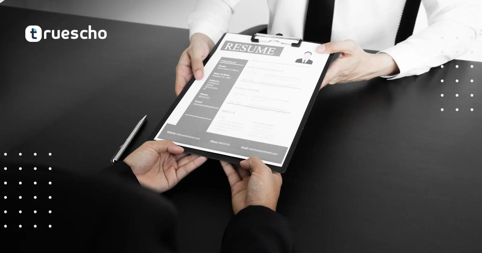 إنشاء سيرة ذاتية على شكل يوروباس